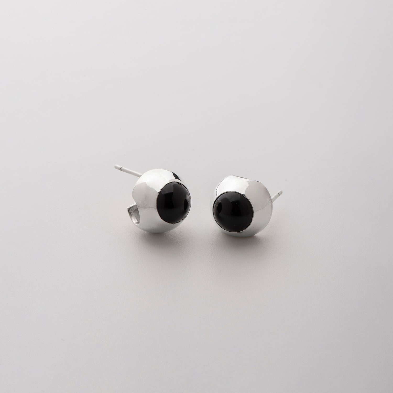 Prima Onyx Earring – Born from Rock