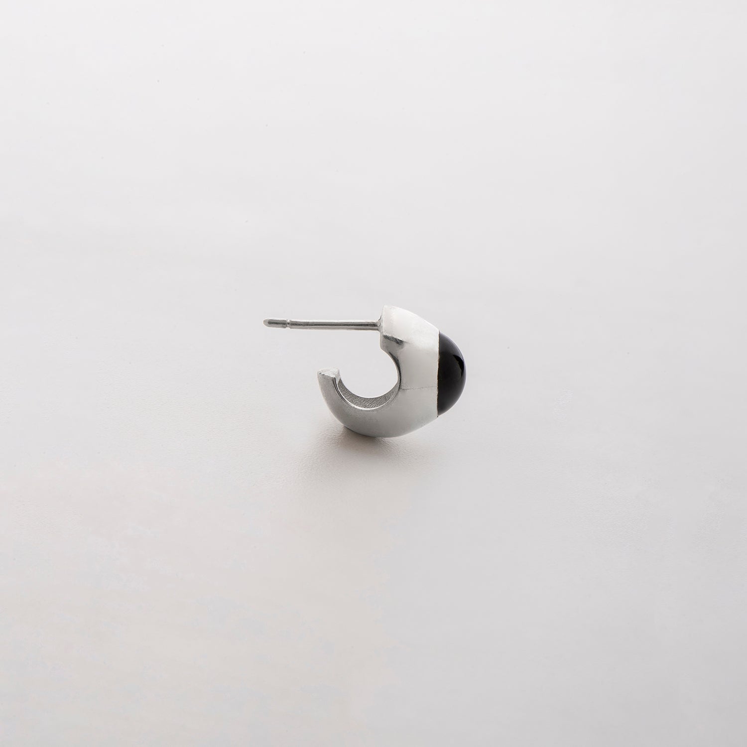 Prima Onyx Earring – Born from Rock